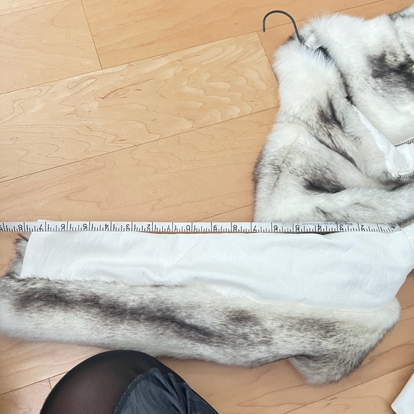 Faux fur coat from Bebe - Picture 9 of 10